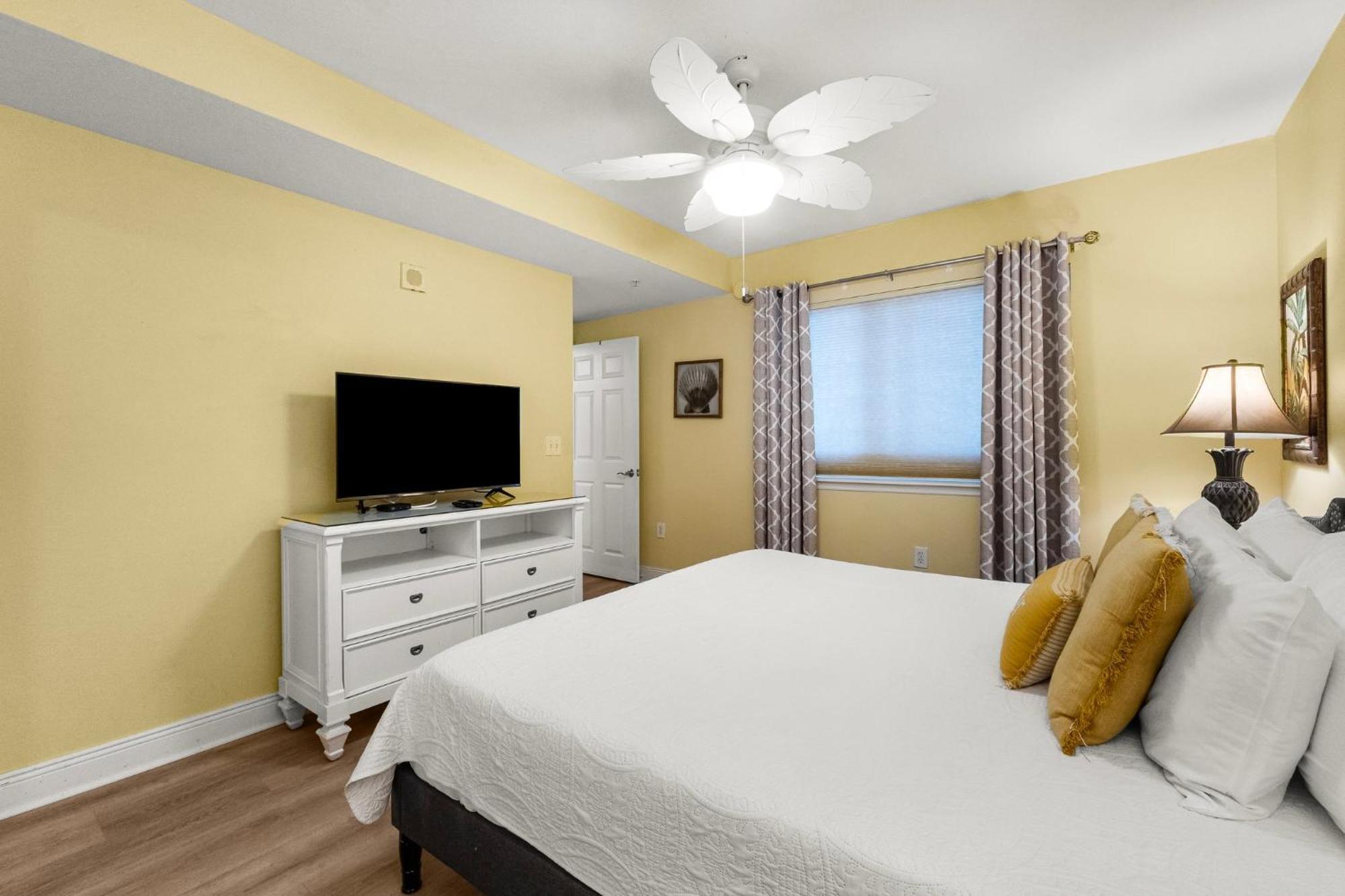 Beautiful Beachfront Paradise! Emerald Beach Resort Panama City Beach Dış mekan fotoğraf